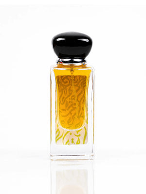 Le parfum Al Hijaz de Otour Al Janna mis en scène.